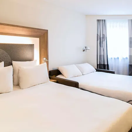 Novotel Les Halles 4*