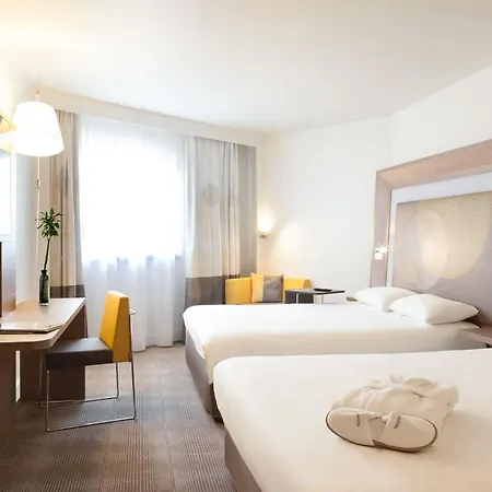 Отель Novotel Les Halles 4*