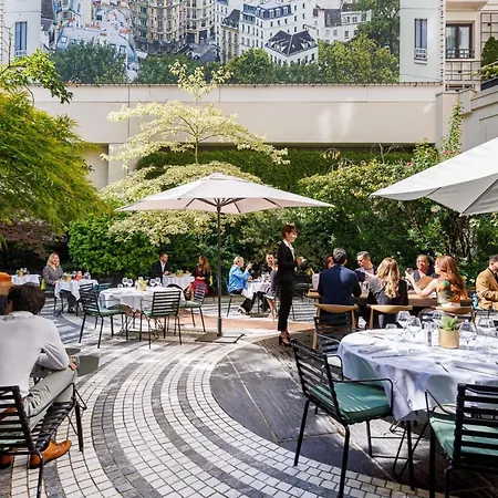 Отель Novotel Les Halles 4*