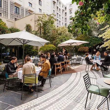 Отель Novotel Les Halles 4*