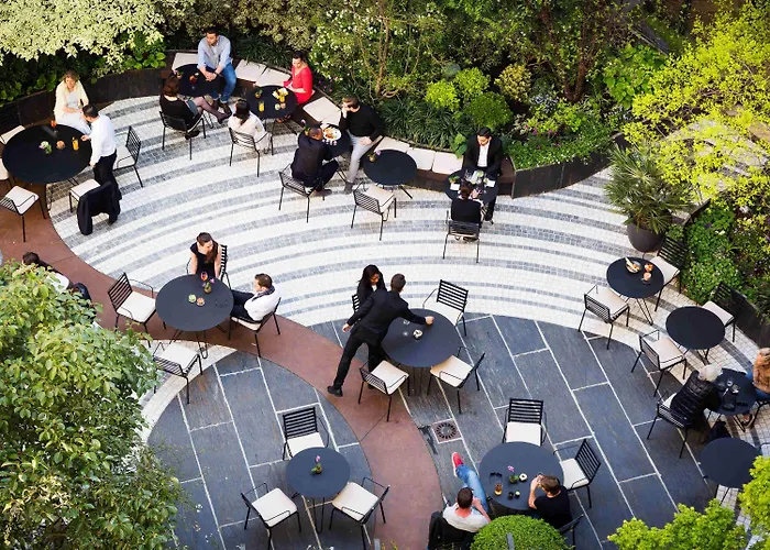 ノボテル レ アール パリ