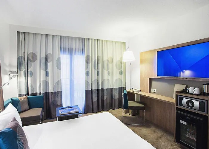 ノボテル レ アール 4* パリ