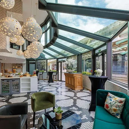 Novotel Les Halles Hotel 4*