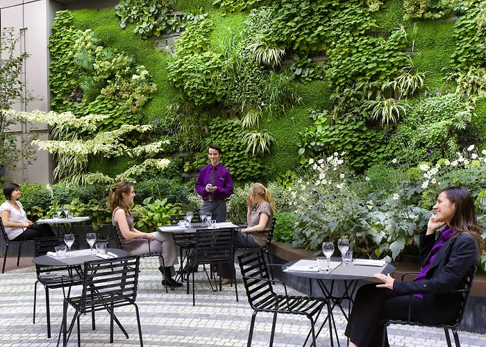 Hotel Novotel Les Halles 4*