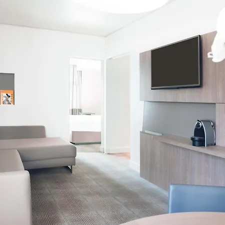 מלון Novotel Les Halles 4*